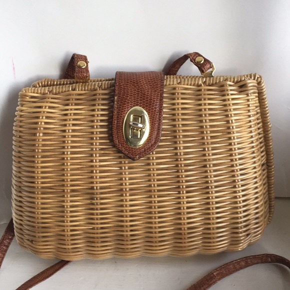 Vintage Handbags - Super cute basket cross body purse small